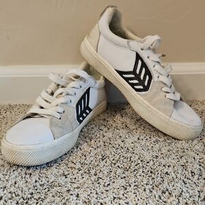 Cariuma Shoes